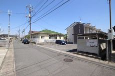 ☆現地前面道路を含む外観☆