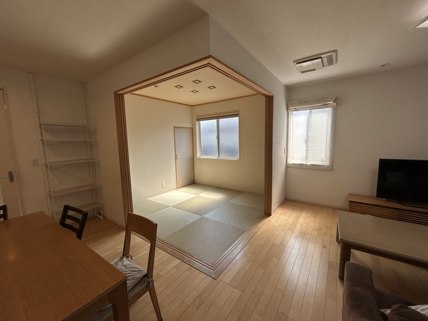 室内 写真撮影日：6/1/25, 12:00 AM