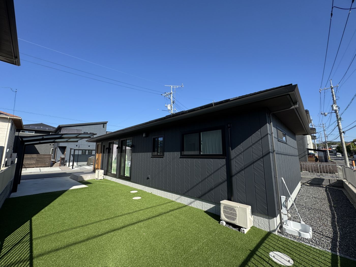 室外機 写真撮影日：10/18/25, 12:00 AM