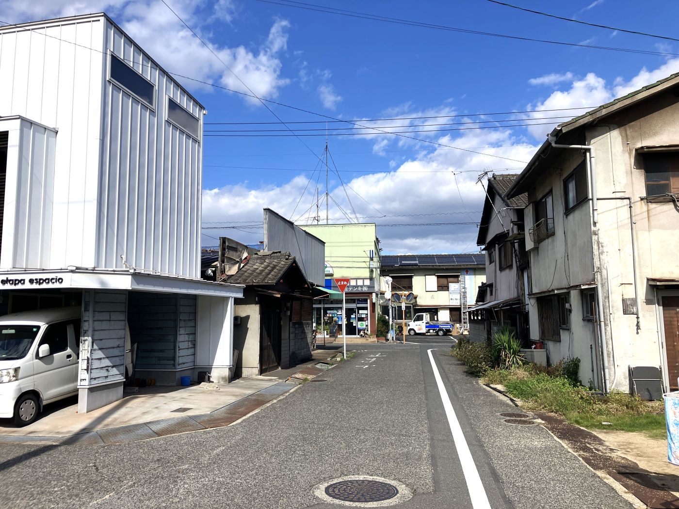 東道路　南より 写真撮影日：10/30/25, 12:00 AM