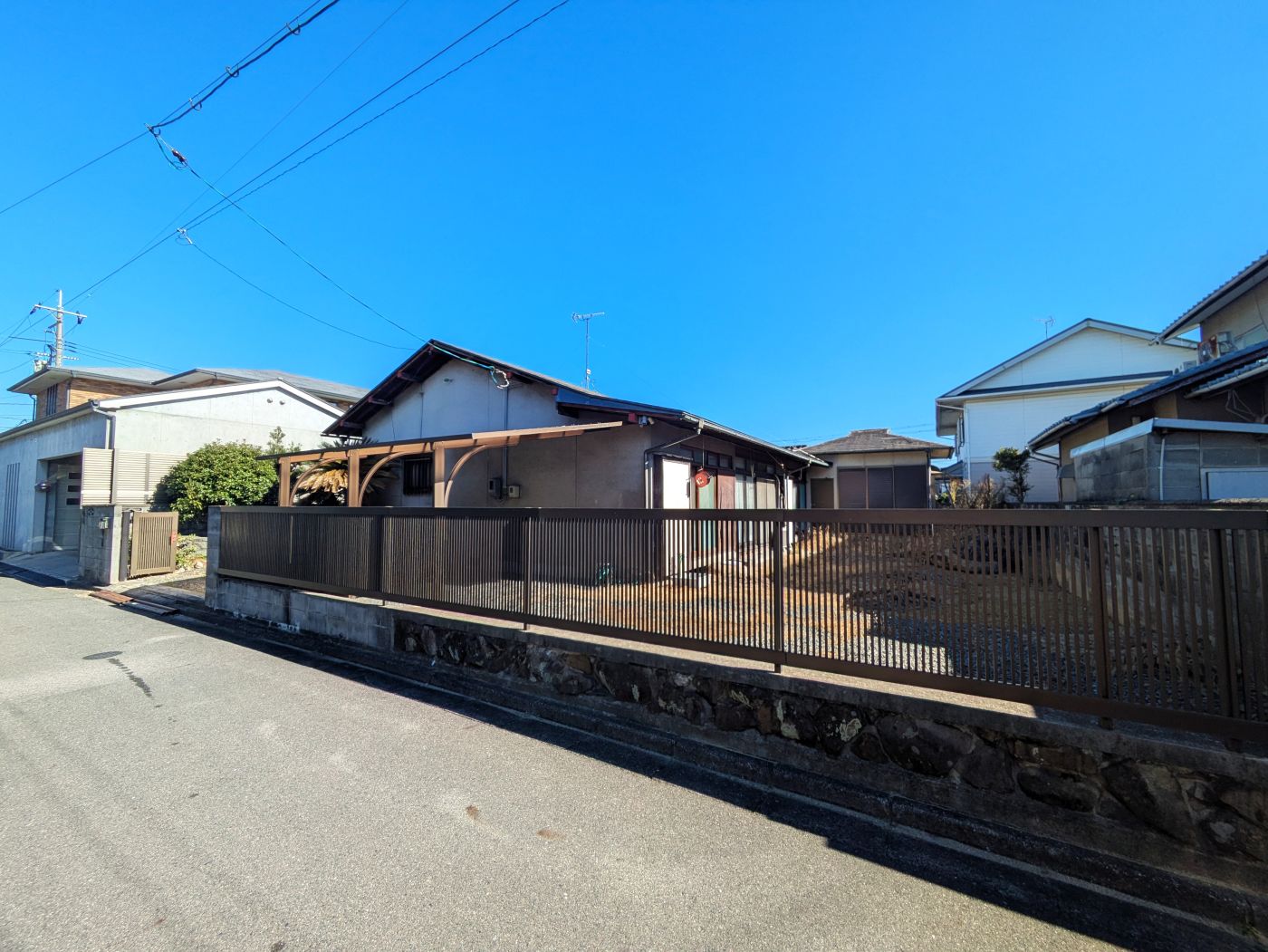 外観　南西 写真撮影日：11/22/25, 12:00 AM