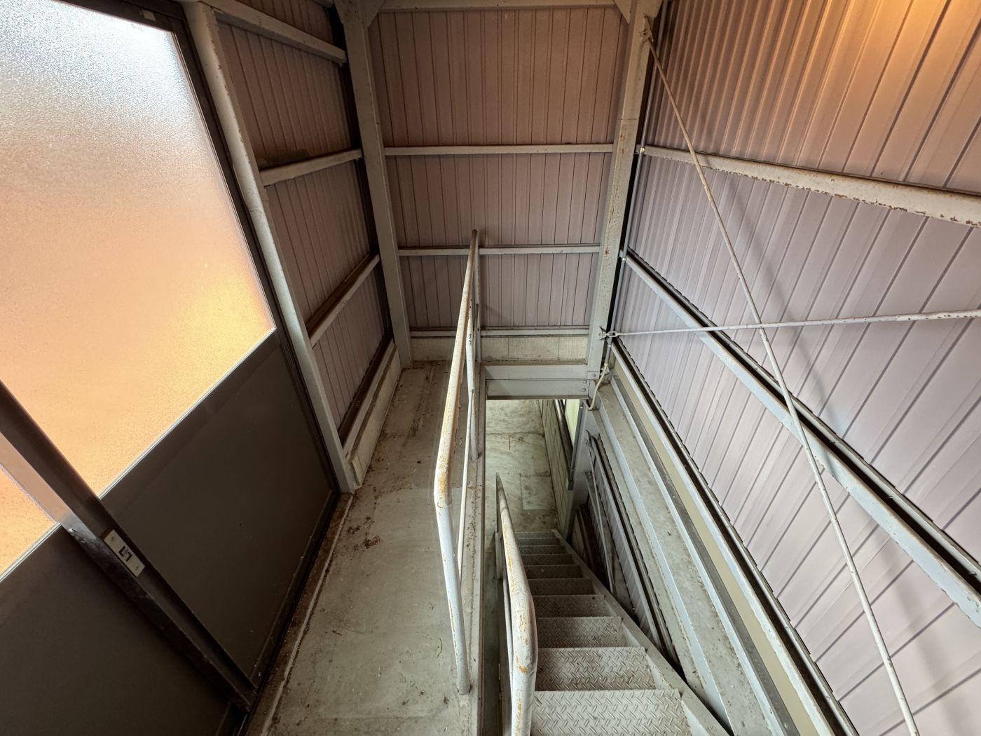 ガレージ2階・ホール 写真撮影日：1/24/26, 12:00 AM