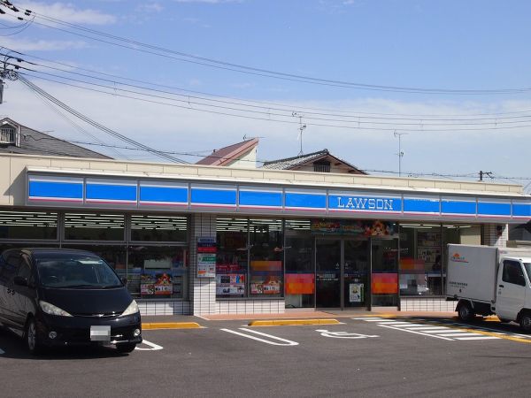 ローソン豊中上野東一丁目店 720m 写真撮影日：2023-11-14 