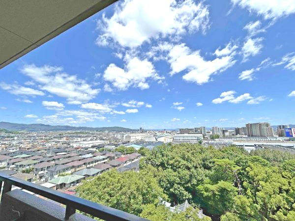 エントランス  写真撮影日：2024-08-08