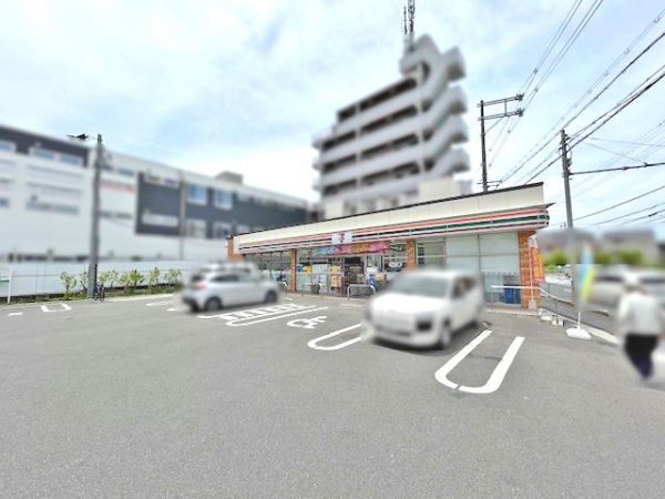 セブンイレブン高槻富田丘町店 350m 写真撮影日：2024-08-08 