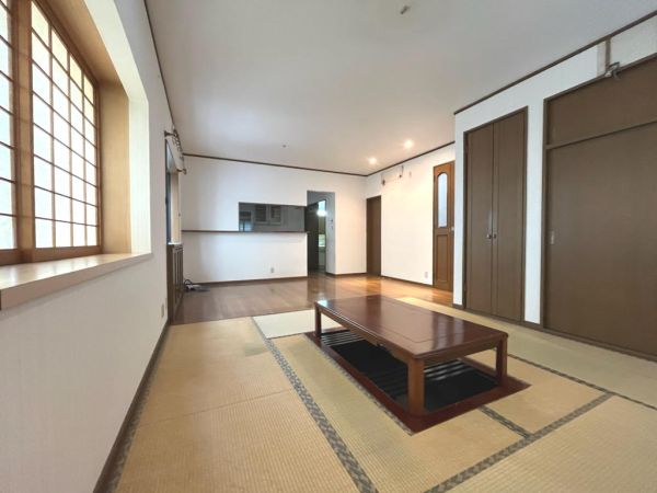 リビング  写真撮影日：2024-10-12