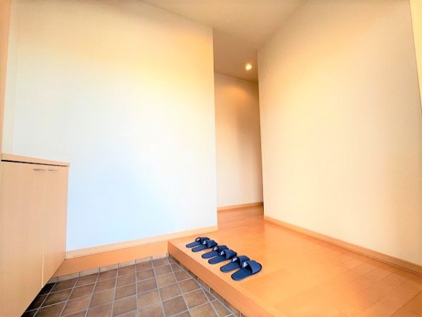 玄関  写真撮影日：2024-12-23
