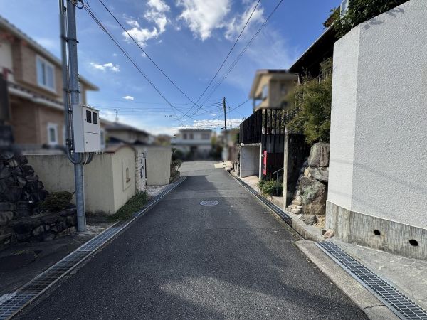 前面道路含む現地写真  写真撮影日：2024-11-29