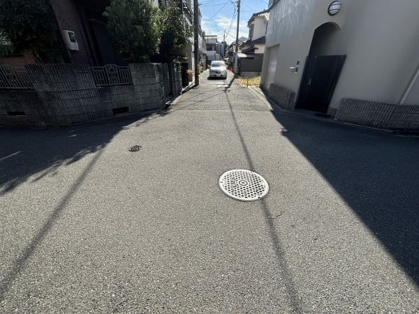 前面道路含む現地写真  写真撮影日：2025-03-01