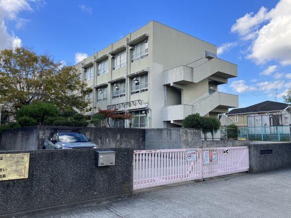 堺市立野田小学校 1100m 写真撮影日：2024-12-07