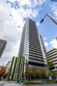 2018年11月築、積水ハウス分譲・竹中工務店施工の39階建免震構造タワーレジデンスです。