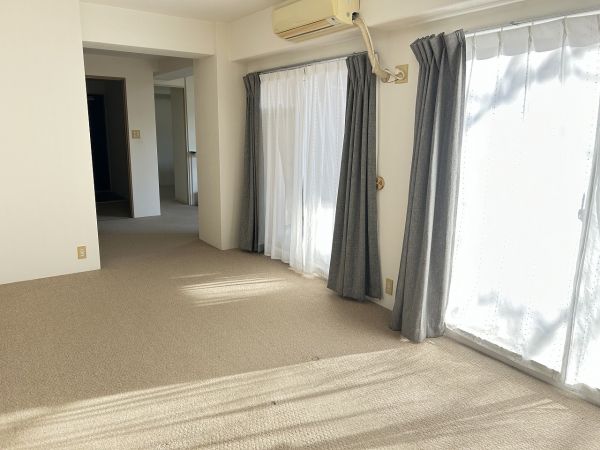 リビング  写真撮影日：2024-12-22