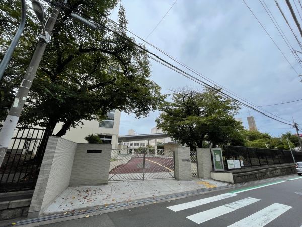 丸山小学校 370m 写真撮影日：2024-10-17 