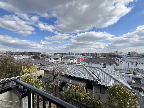 住戸からの眺望写真  写真撮影日：2025-04-28