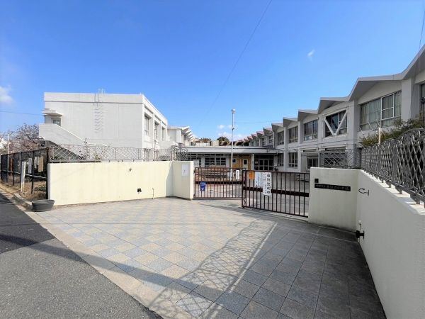 吹田市立古江台小学校 610m 写真撮影日：2025-04-28 