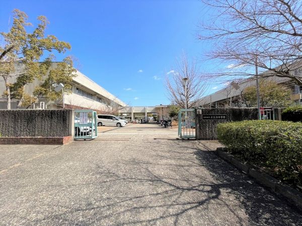 吹田市立古江台中学校 380m 写真撮影日：2025-04-28 