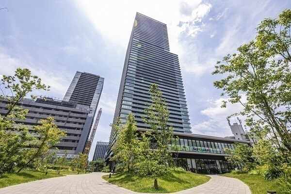 JR東海道本線「大阪」駅徒歩14分、複数路線利用可能で通勤に便利。ペット飼育可能です(規約制限有)。