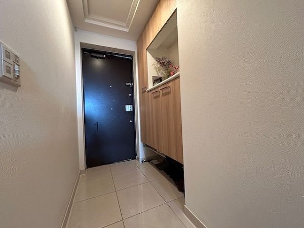 玄関  写真撮影日：2025-03-09