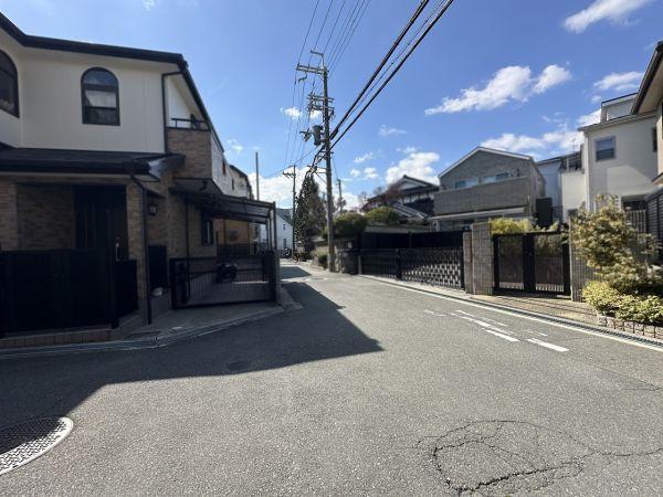 前面道路含む現地写真  写真撮影日：2025-08-02