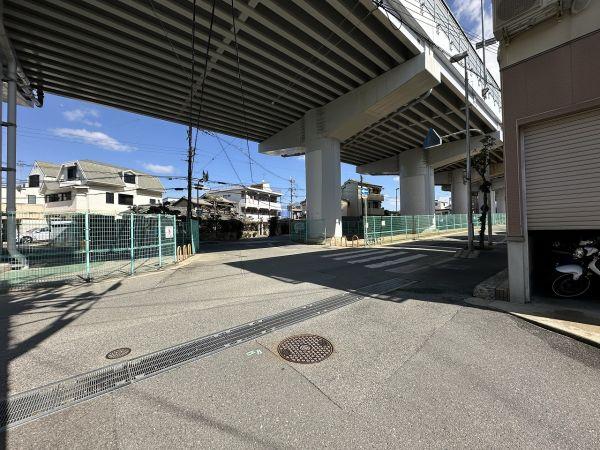 前面道路含む現地写真  写真撮影日：2025-08-02