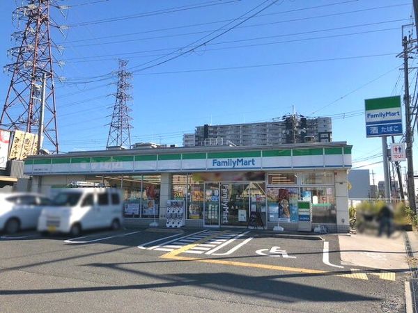ファミリーマート高槻大塚町三丁目店 340m 写真撮影日：2025-03-15 