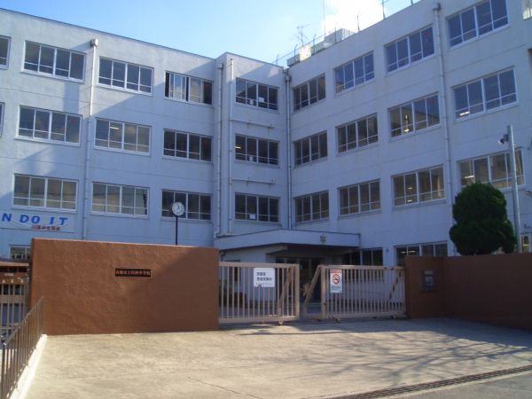 市立川西中学校 540m 写真撮影日：2025-03-21 