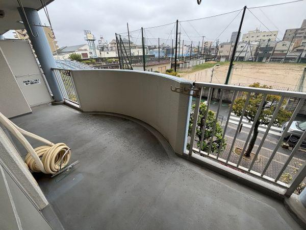 バルコニー  写真撮影日：2025-04-17