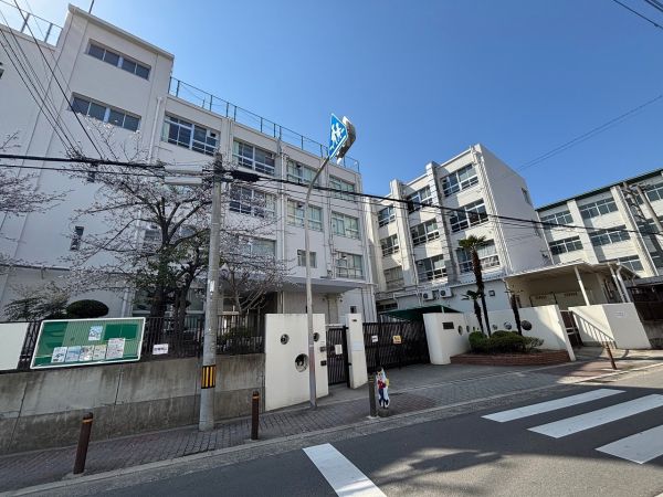 大阪市立放出小学校 180m 写真撮影日：2025-04-11 