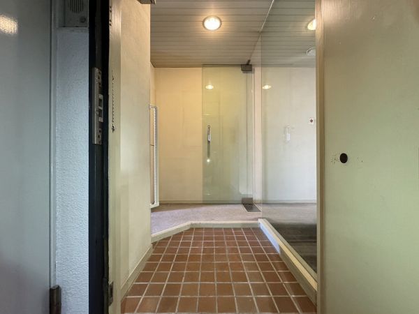 玄関  写真撮影日：2025-03-22