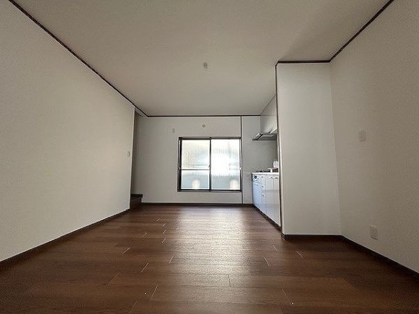 リビング  写真撮影日：2025-03-28