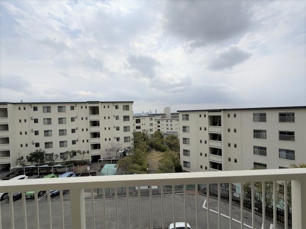 バルコニー  写真撮影日：2025-04-11