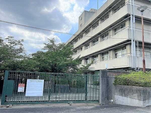 箕面市立萱野北小学校 1000m 写真撮影日：2025-04-11 