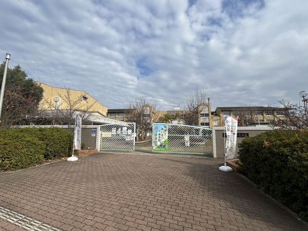 貝塚市立二色学園 340m 写真撮影日：2025-04-10 