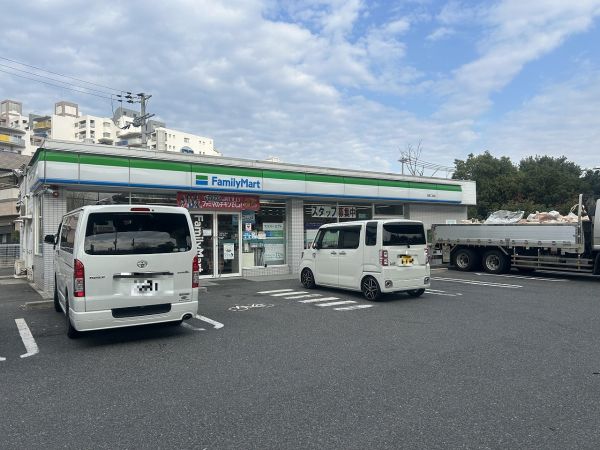 ファミリーマート貝塚二色店 200m 写真撮影日：2025-04-10 