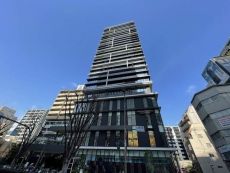 2024年4月築。地上29階地下1階建、総戸数135戸のマンションです。ペット飼育可(細則有り)。