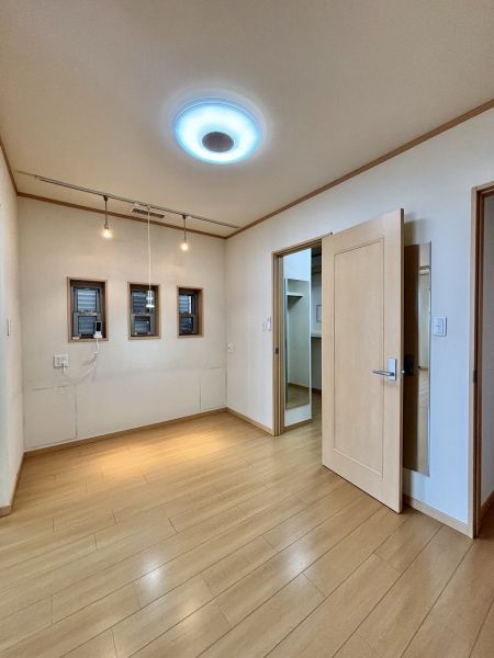 リビング以外の居室  写真撮影日：2025-05-01