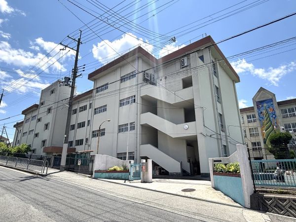 豊中市立第十一中学校 350m 写真撮影日：2025-05-01 