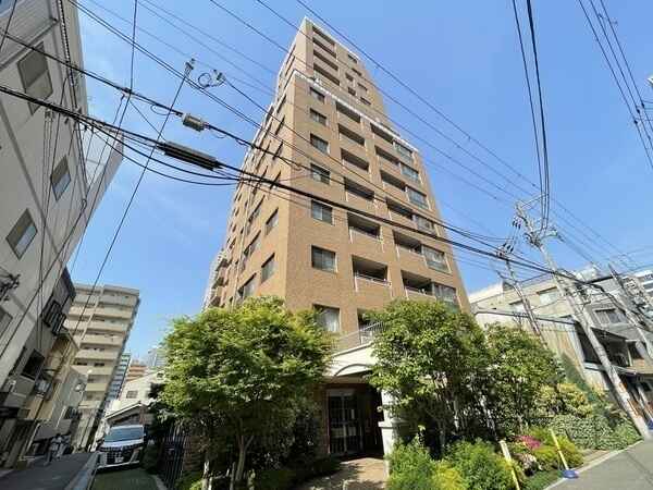 最寄り駅徒歩2分×複数路線利用可能な立地。SRC造地上14階建、三菱地所グループ分譲マンションです。