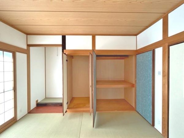 リビング以外の居室  写真撮影日：2023-11-24