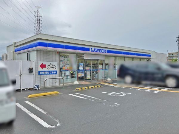 ローソン高槻川添一丁目店 640m 写真撮影日：2023-08-28 