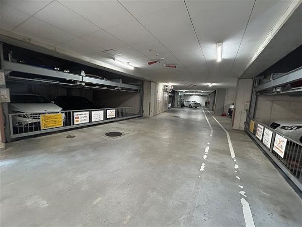 駐車場(共用設備)  写真撮影日：2025-04-17