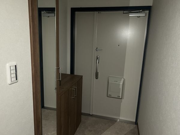 玄関  写真撮影日：2024-12-26