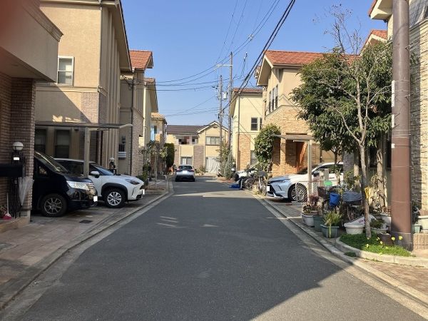 前面道路含む現地写真  写真撮影日：2025-02-27