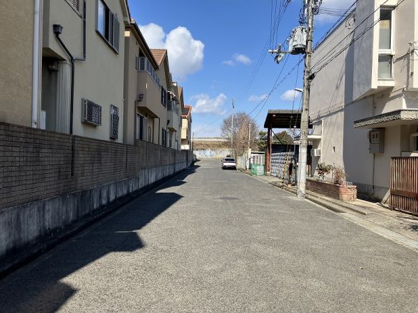 前面道路含む現地写真  写真撮影日：2025-02-27