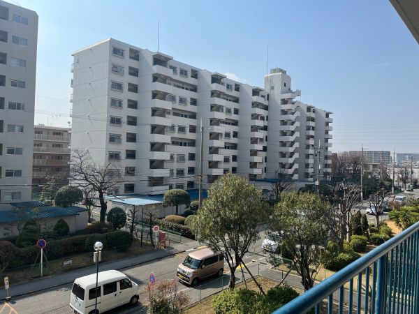 住戸からの眺望写真  写真撮影日：2025-03-01