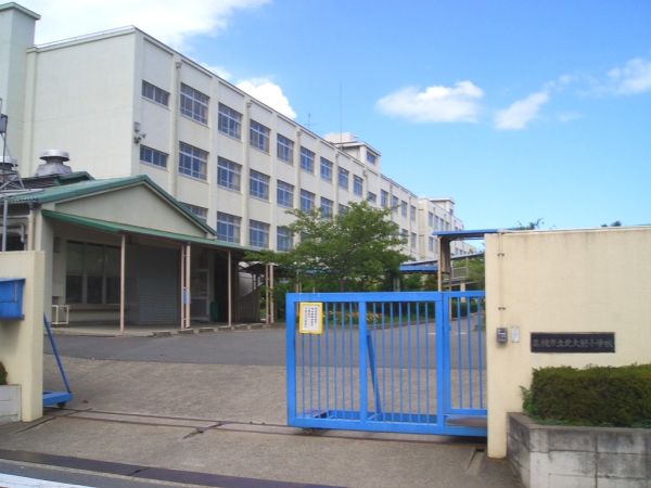 市立北大冠小学校 270m 写真撮影日：2025-03-01 