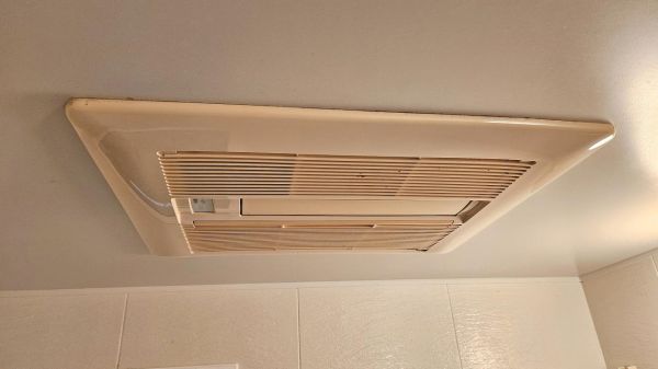 浴室  写真撮影日：2025-03-02