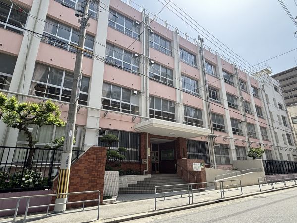 大阪市立花乃井中学校 950m 写真撮影日：2025-04-21 