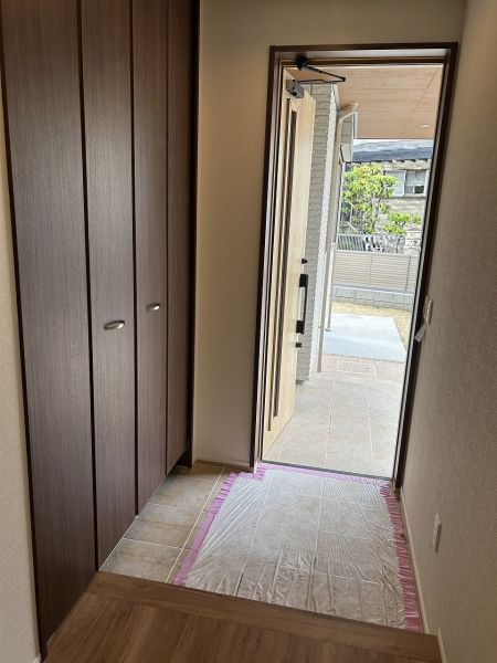 玄関  写真撮影日：2025-05-09