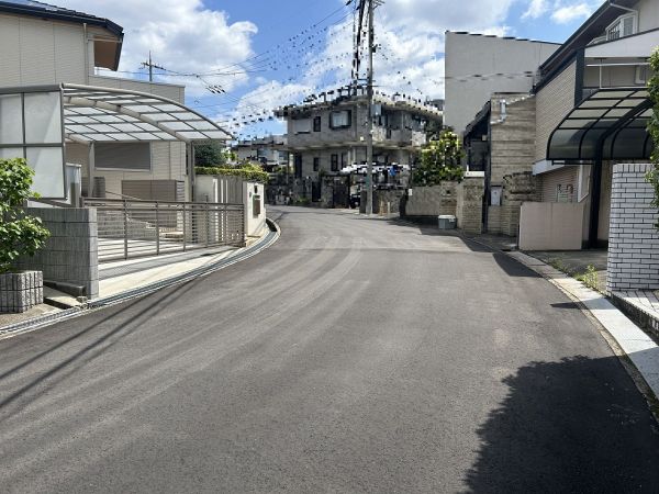 前面道路含む現地写真  写真撮影日：2025-05-09